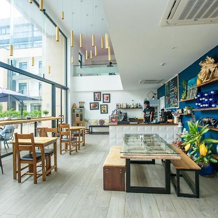 The Gallery Premier Suites Аккра Экстерьер фото