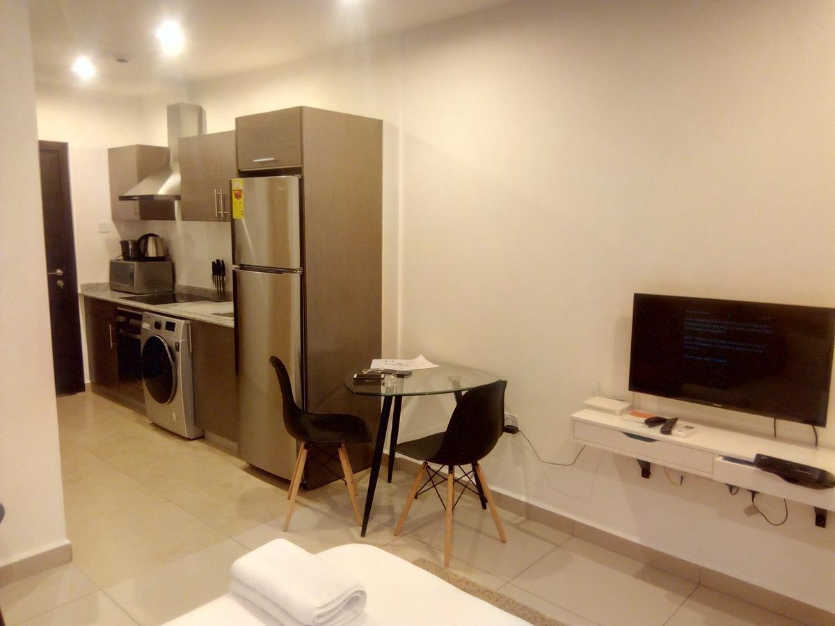 The Gallery Premier Suites Аккра Экстерьер фото