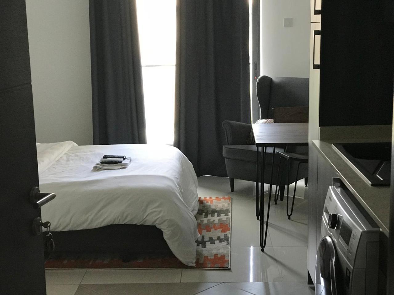 The Gallery Premier Suites Аккра Экстерьер фото