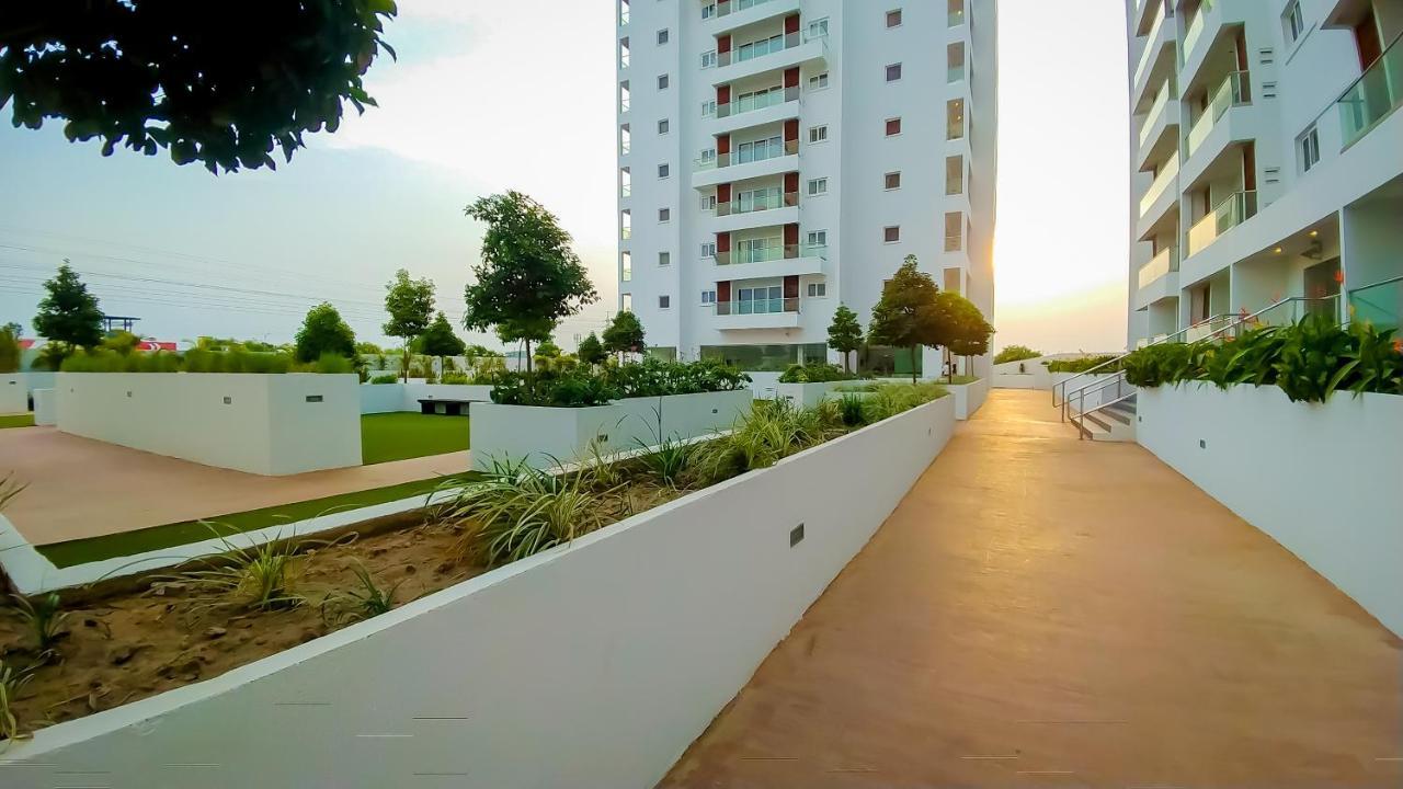 The Gallery Premier Suites Аккра Экстерьер фото